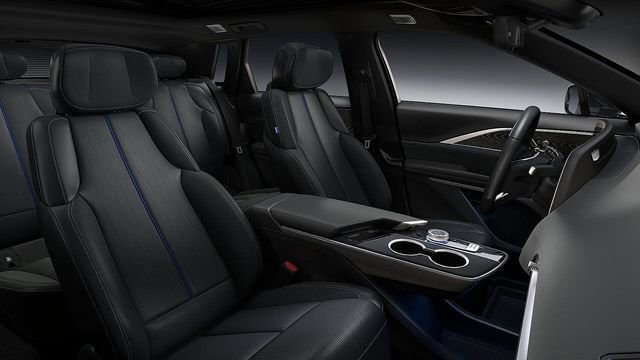 New 2026 Cadillac Lyriq V w/ LPO, Floor Liner Package image 35