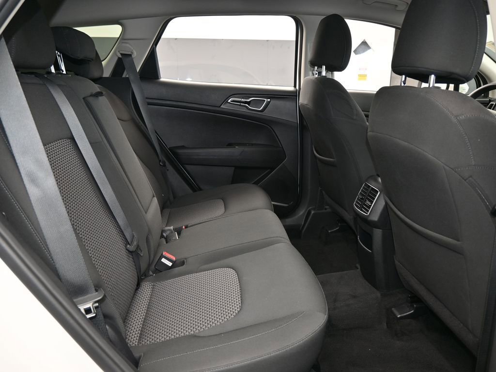 Used 2023 Kia Sportage LX image 38