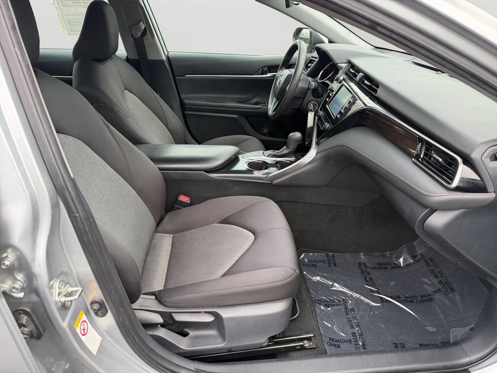 Used 2019 Toyota Camry LE FWD image 12