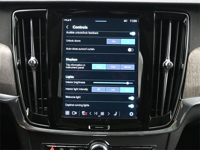 Certified 2024 Volvo V90 B6 Cross Country Plus image 18