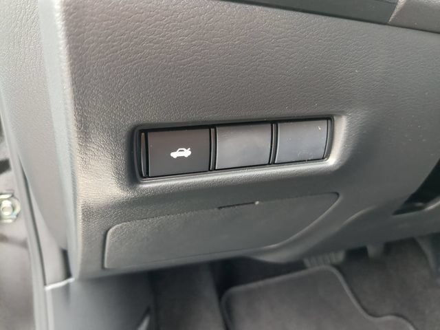 New 2026 Nissan Sentra SR w/ Floor Mat Package FWD image 14