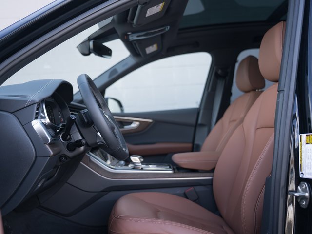 Certified 2025 Audi Q7 2.0T Premium w/ Convenience Plus Package image 17