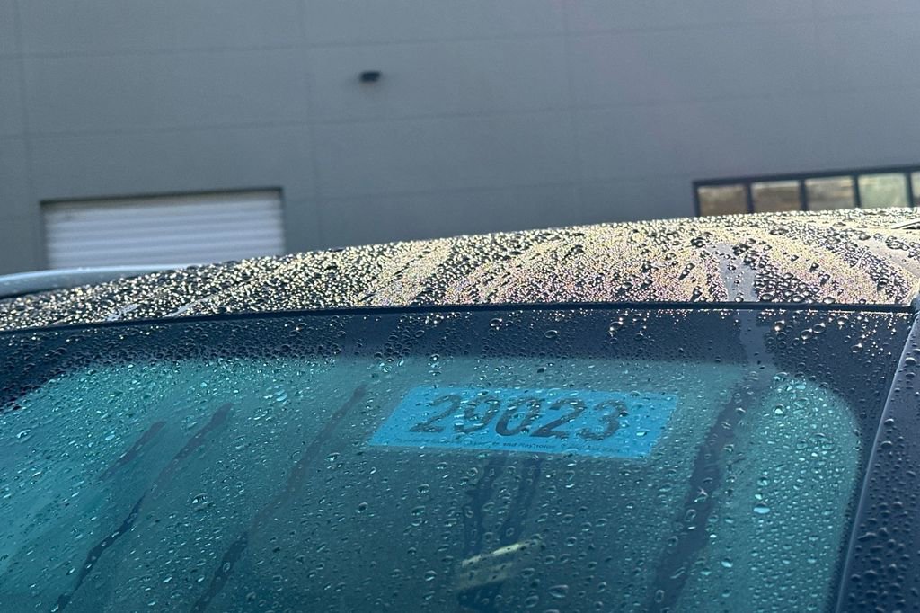 Used 2024 Mercedes-Benz GLE 350 4MATIC image 3