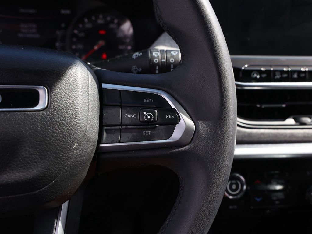 Used 2024 Jeep Compass Latitude image 27