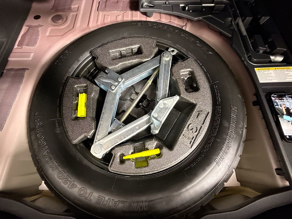 Certified 2023 Toyota Crown XLE image 36