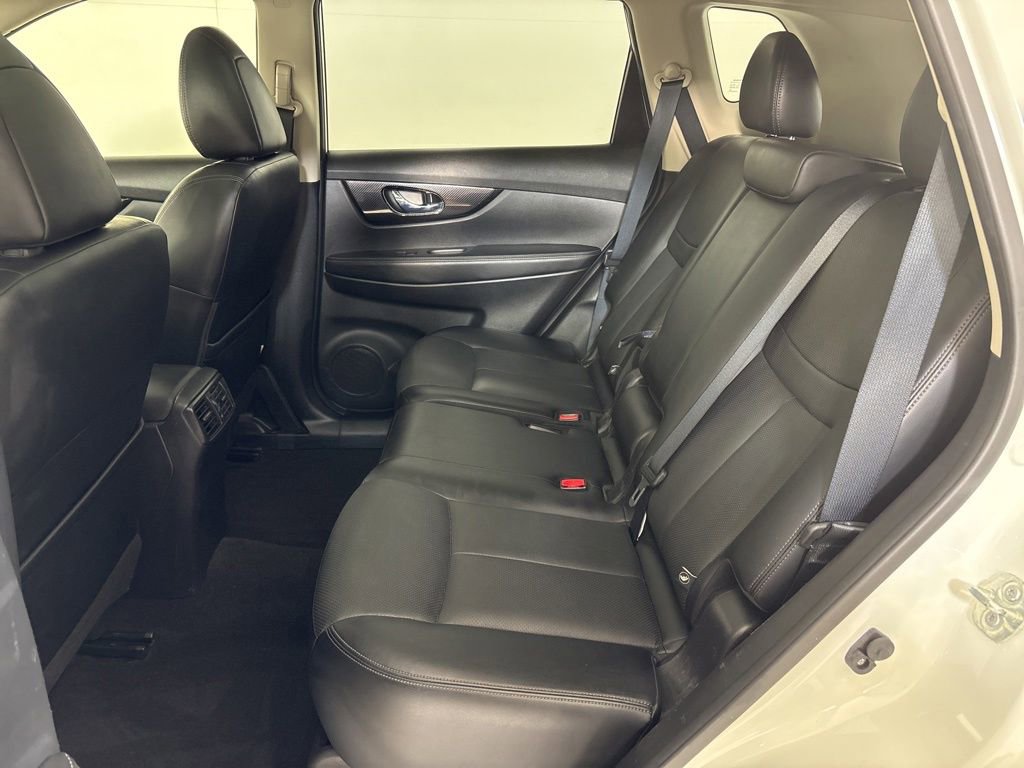 Used 2018 Nissan Rogue SL w/ Premium Package FWD image 23