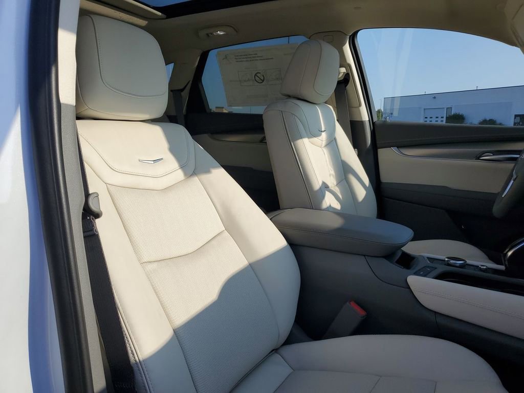 New 2025 Cadillac XT5 Premium Luxury w/ Technology Package image 30