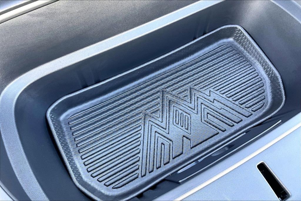 Used 2026 Tesla Model Y 2WD image 29