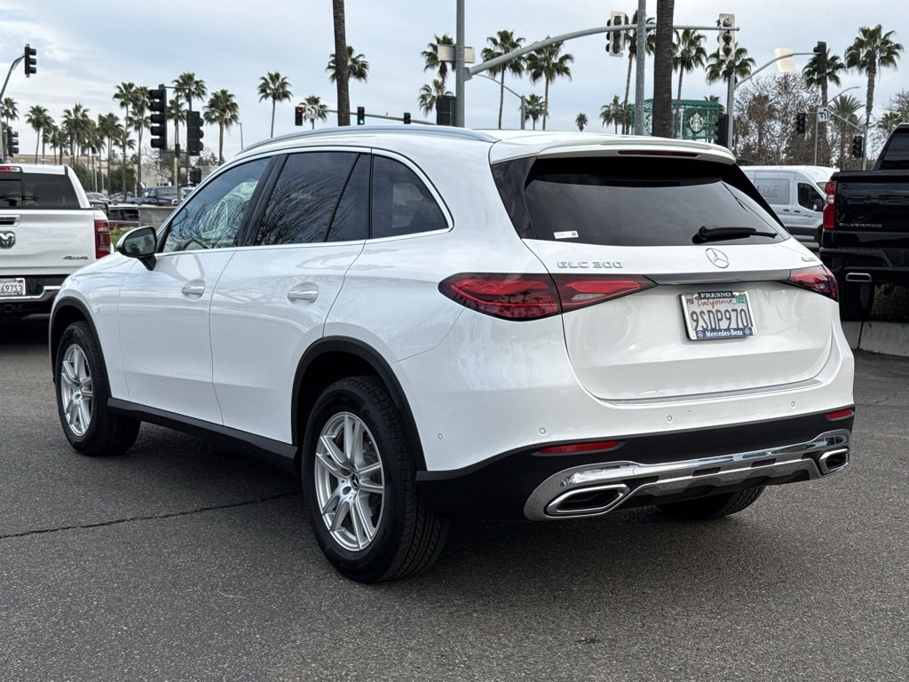Used 2025 Mercedes-Benz GLC 300 4MATIC image 8
