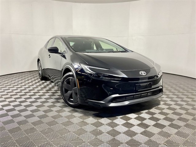 Used 2025 Toyota Prius LE video 1