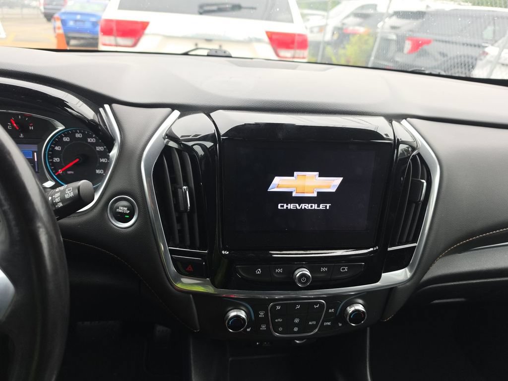 Used 2020 Chevrolet Traverse LT w/ LT Premium Package AWD/4WD image 4