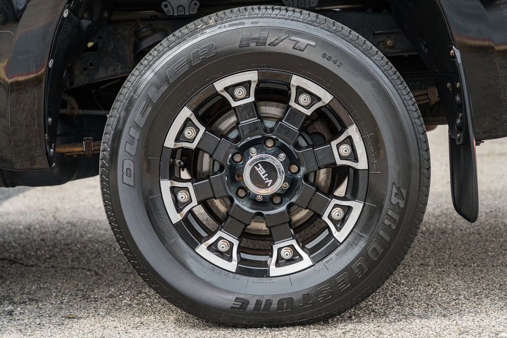 Used 2010 Toyota Tundra 4x4 CrewMax image 27