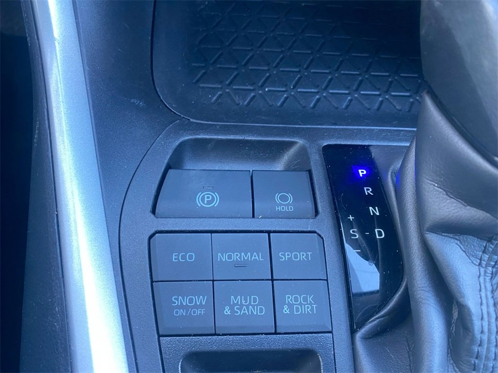 Used 2024 Toyota RAV4 XLE w/ Convenience Package image 28