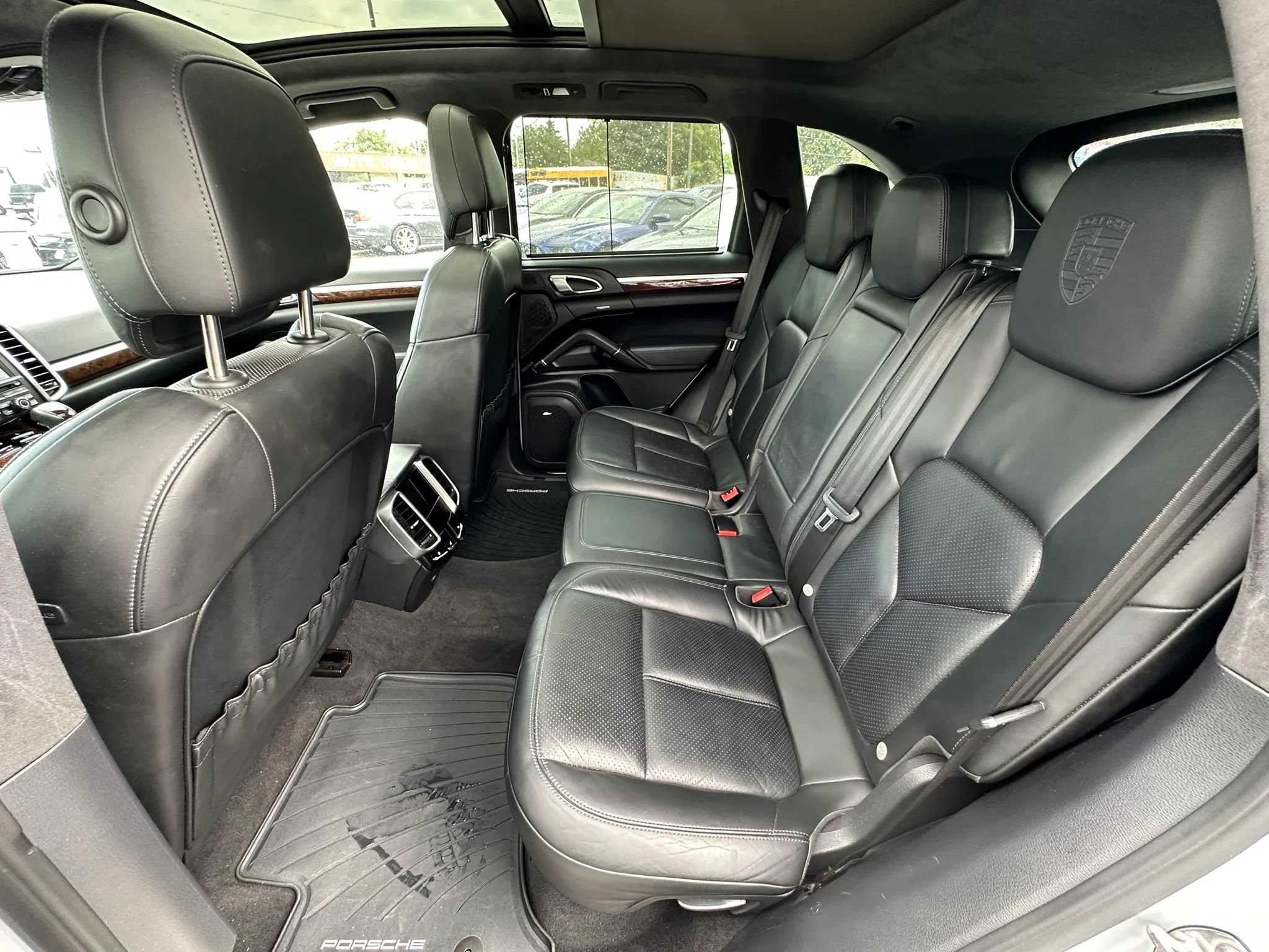 Used 2014 Porsche Cayenne Turbo S AWD/4WD image 17
