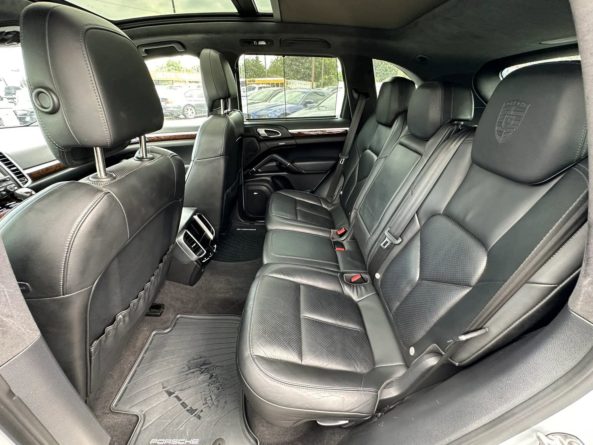 Used 2014 Porsche Cayenne Turbo S AWD/4WD image 17