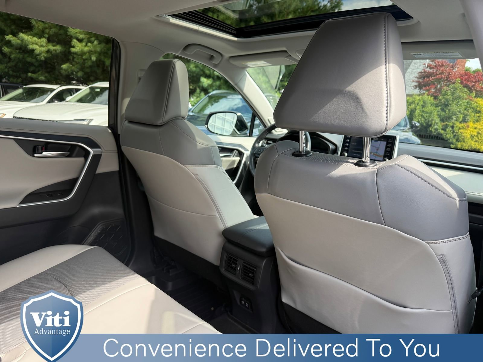 Used 2019 Toyota RAV4 Limited image 27