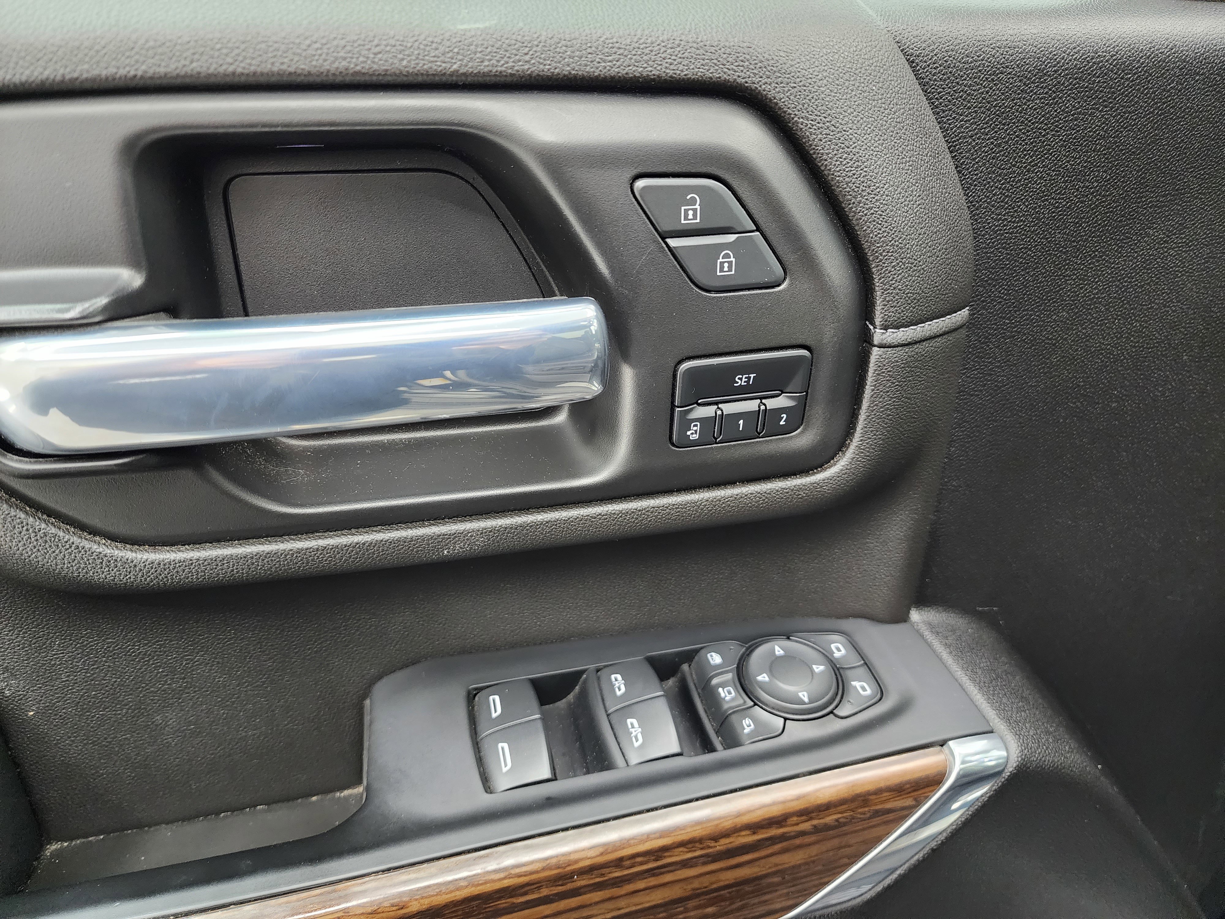 Used 2022 Chevrolet Silverado 3500 High Country image 44