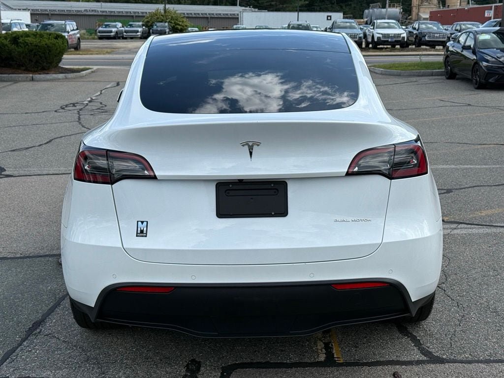 Used 2022 Tesla Model Y Long Range AWD/4WD image 4