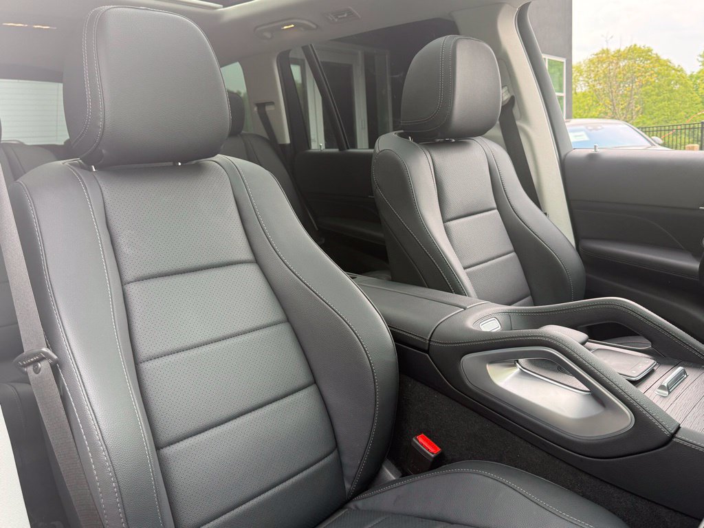 Used 2026 Mercedes-Benz GLS 450 4MATIC image 26