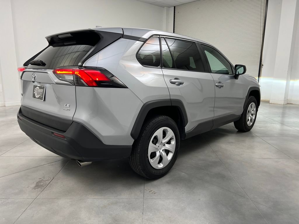 Used 2025 Toyota RAV4 LE image 7
