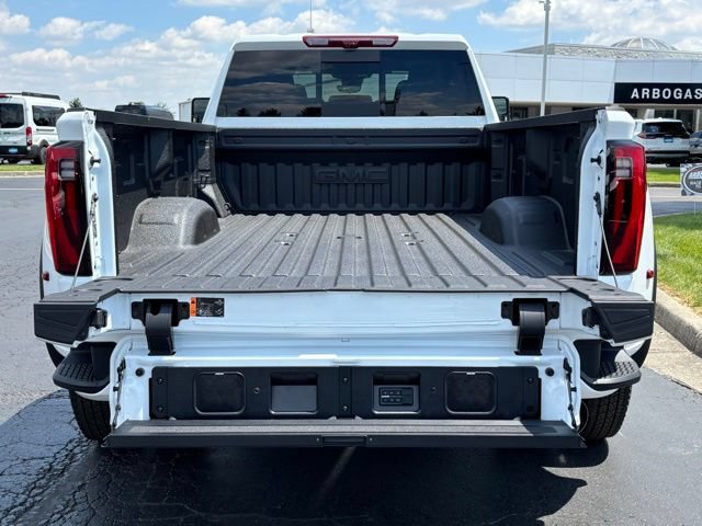 New 2026 GMC Sierra 3500 Denali Ultimate AWD/4WD image 12