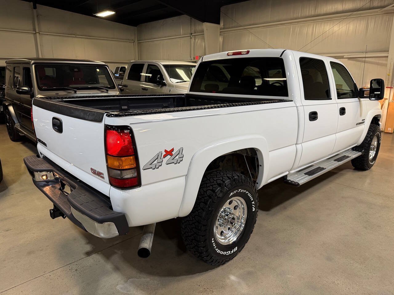 Used 2006 GMC Sierra 2500 SLE w/ Heavy-Duty Power Package AWD/4WD image 5
