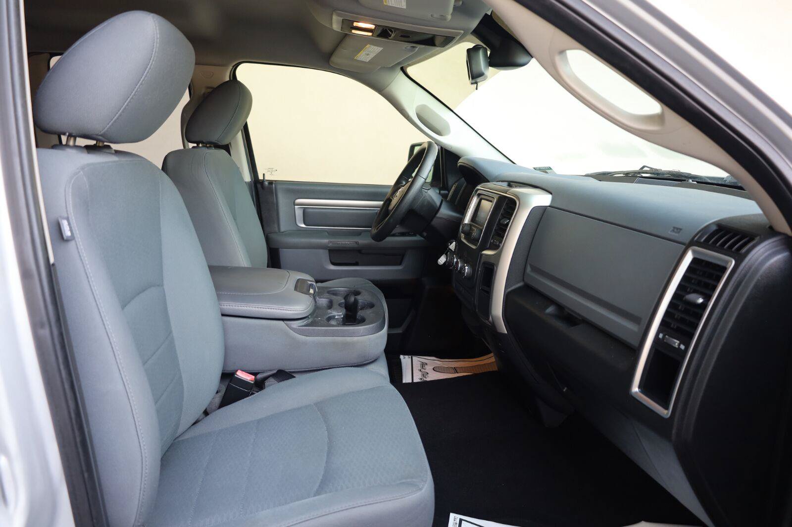 Used 2015 RAM 1500 Classic SLT RWD image 23