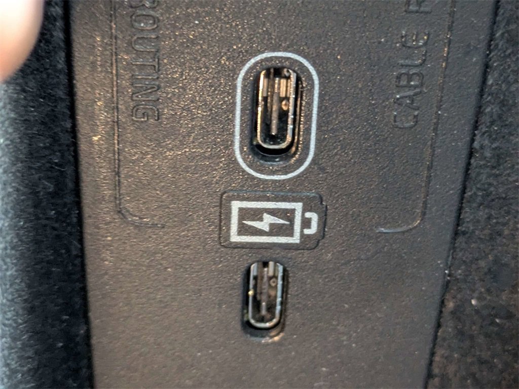 Used 2023 Volvo XC60 B5 Plus image 25