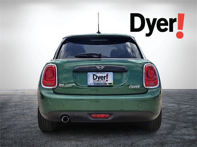 Used 2021 MINI Cooper 4-Door Hardtop image 5