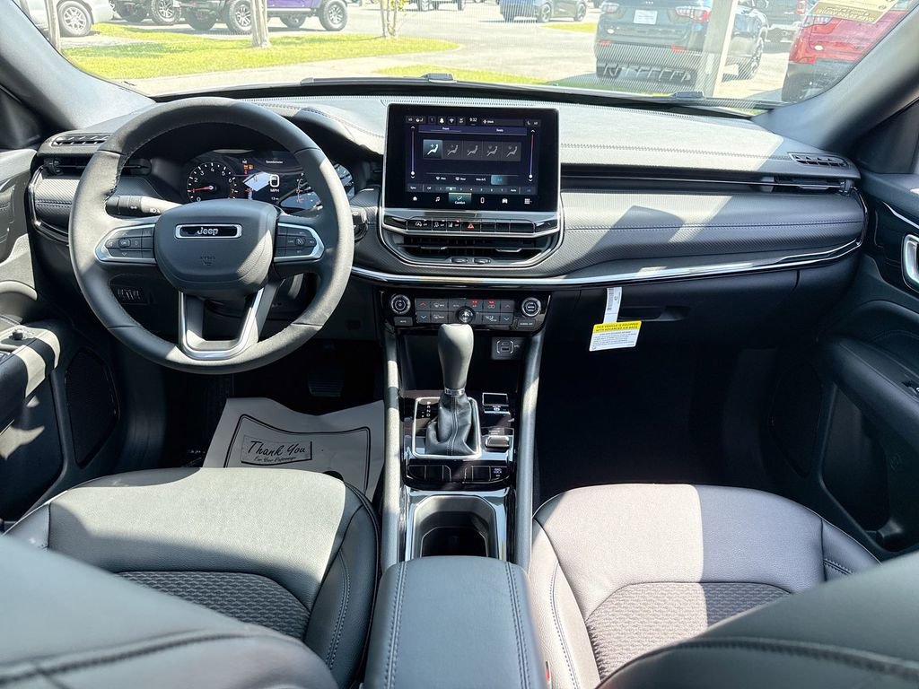 New 2026 Jeep Compass Latitude image 23