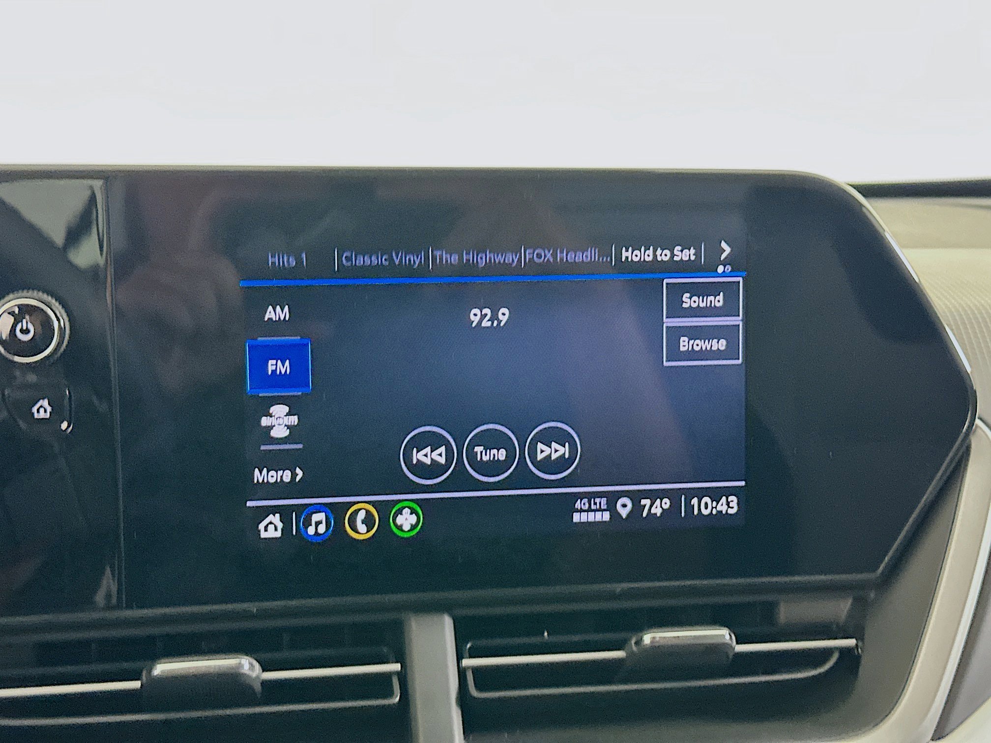 Used 2025 Chevrolet Trax LS w/ LS Convenience Package image 19