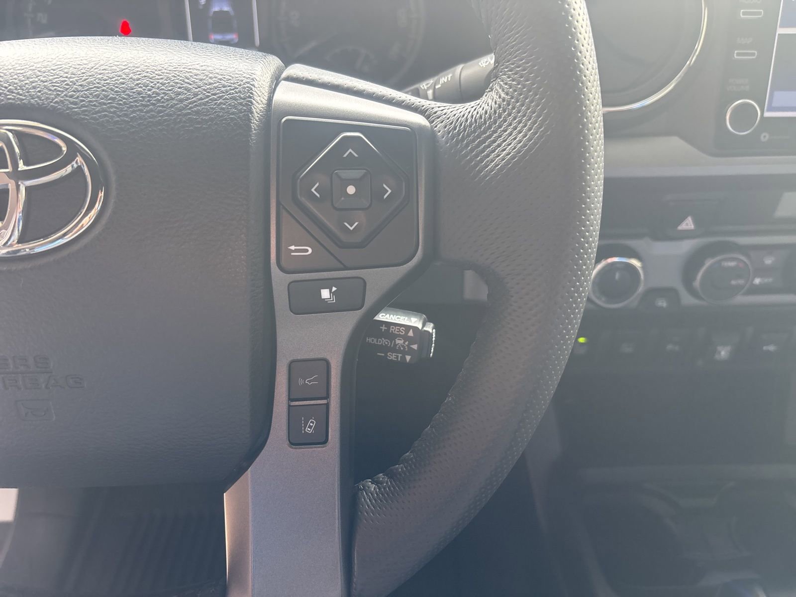 Used 2023 Toyota Tacoma TRD Sport w/ Technology Package image 14