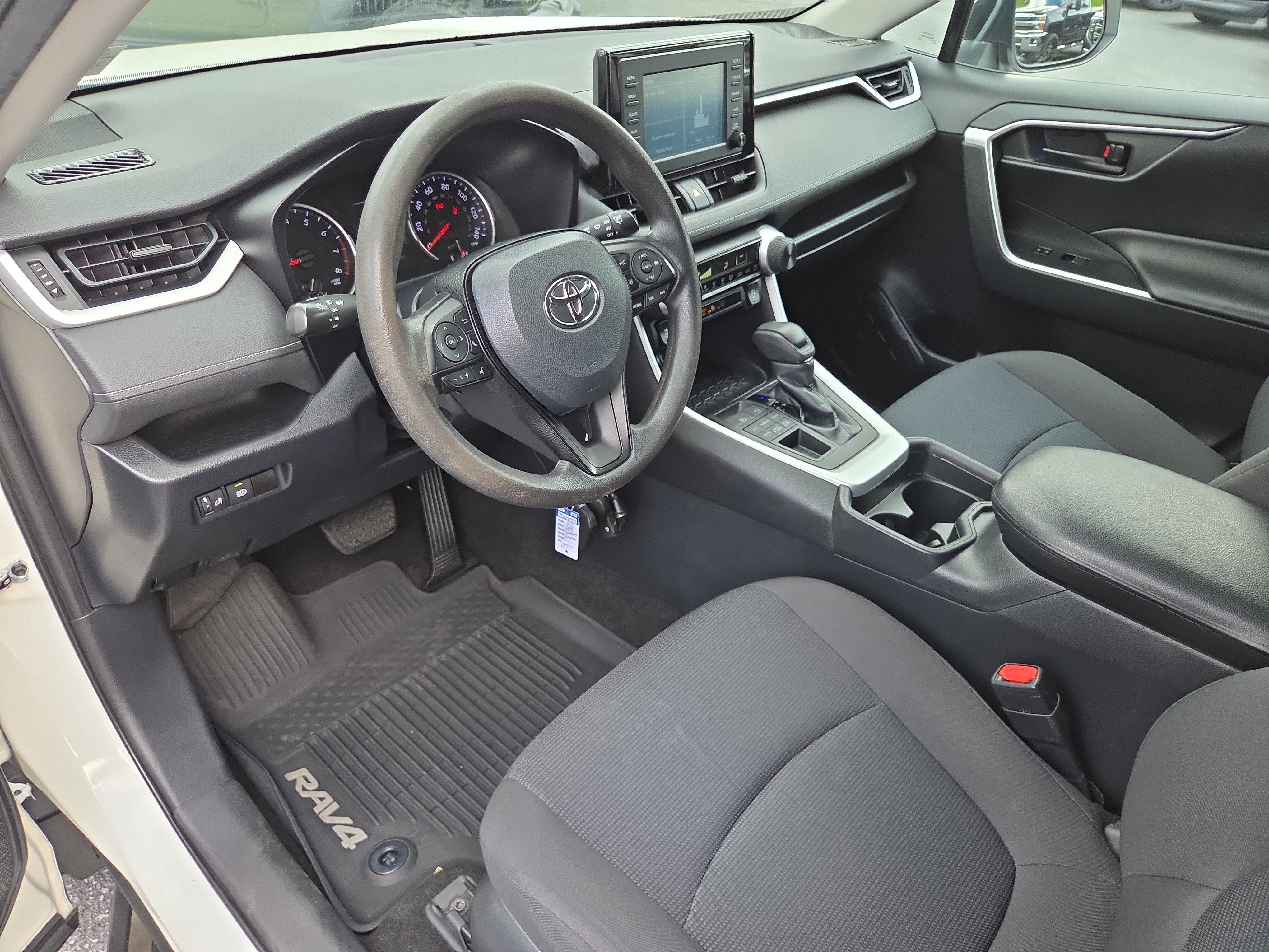 Used 2019 Toyota RAV4 LE AWD/4WD image 16