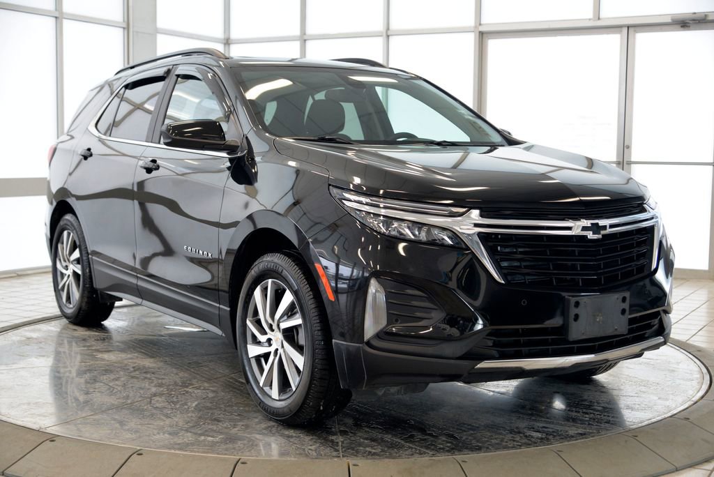 Used 2023 Chevrolet Equinox LT image 2