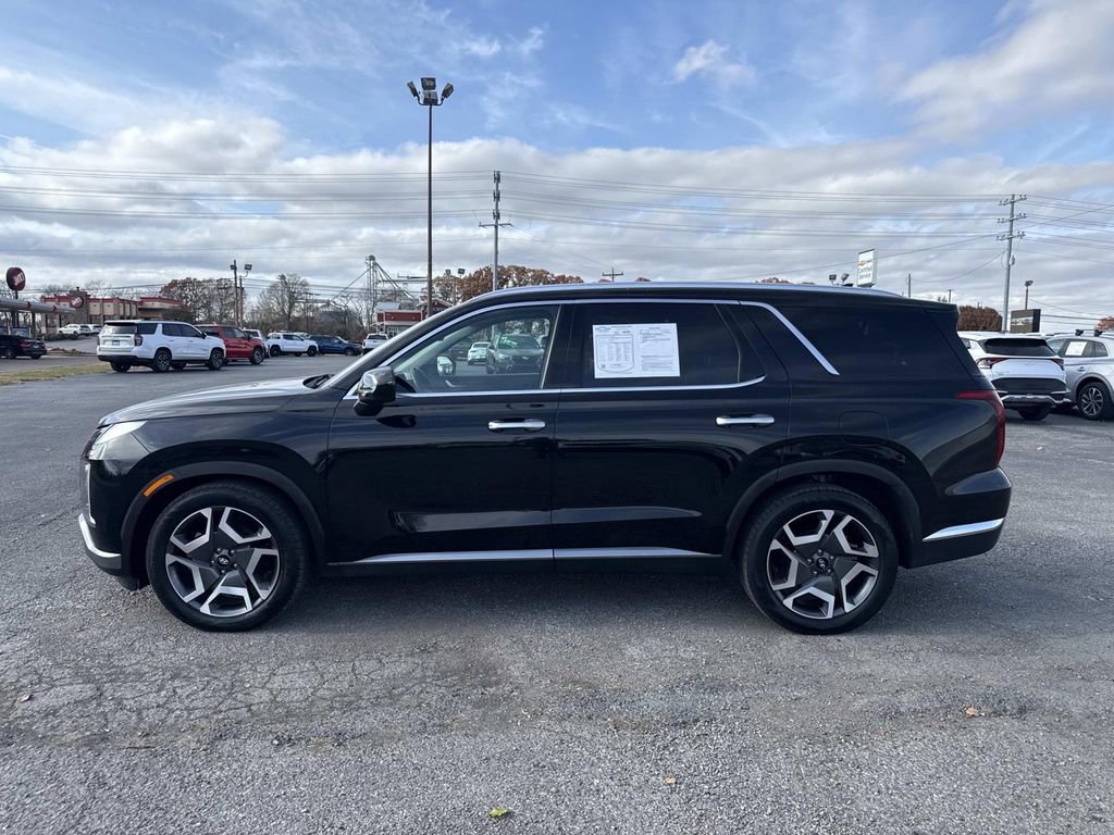 Used 2023 Hyundai Palisade Limited image 4