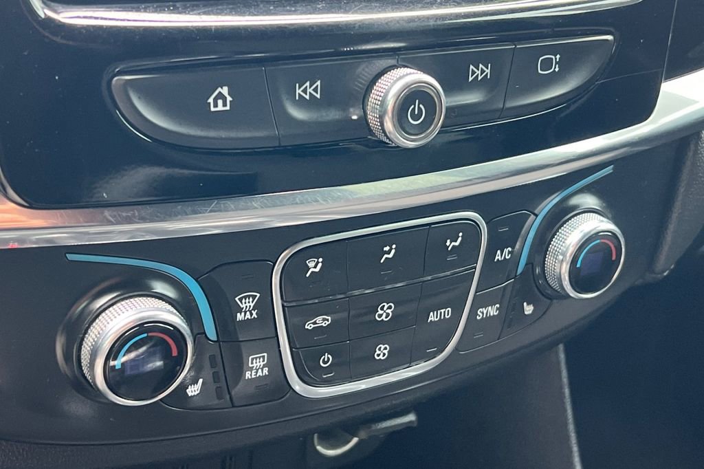 Used 2023 Chevrolet Traverse LT image 26