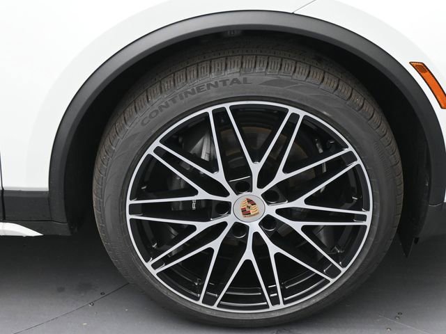 New 2024 Porsche Macan 4 Electric image 12