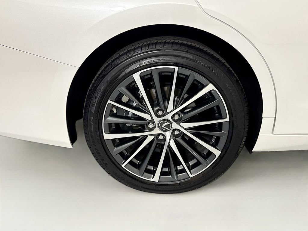 Certified 2025 Lexus ES 300h w/ Premium Package FWD image 33
