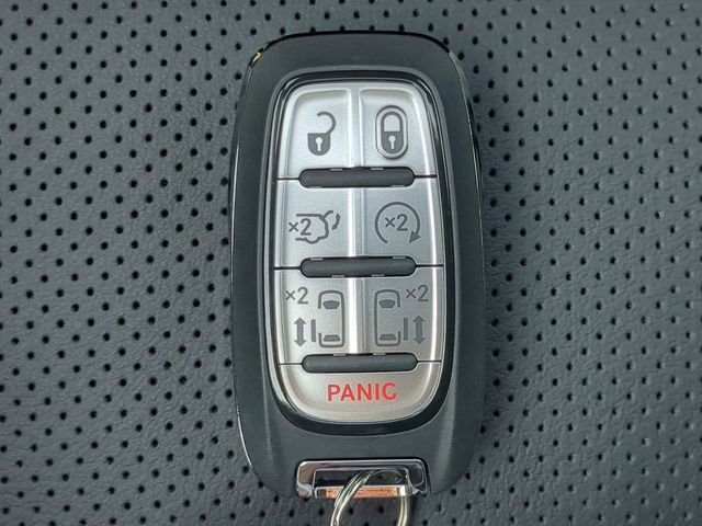 New 2027 Chrysler Pacifica Limited FWD image 39