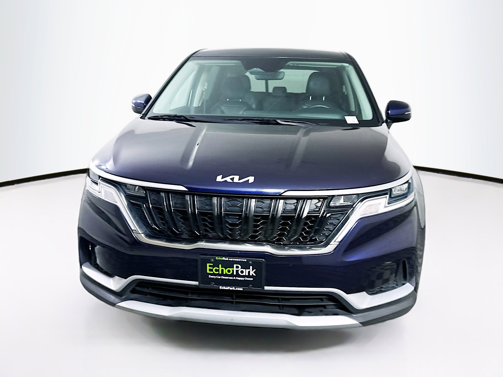 Used 2024 Kia Carnival LX image 2