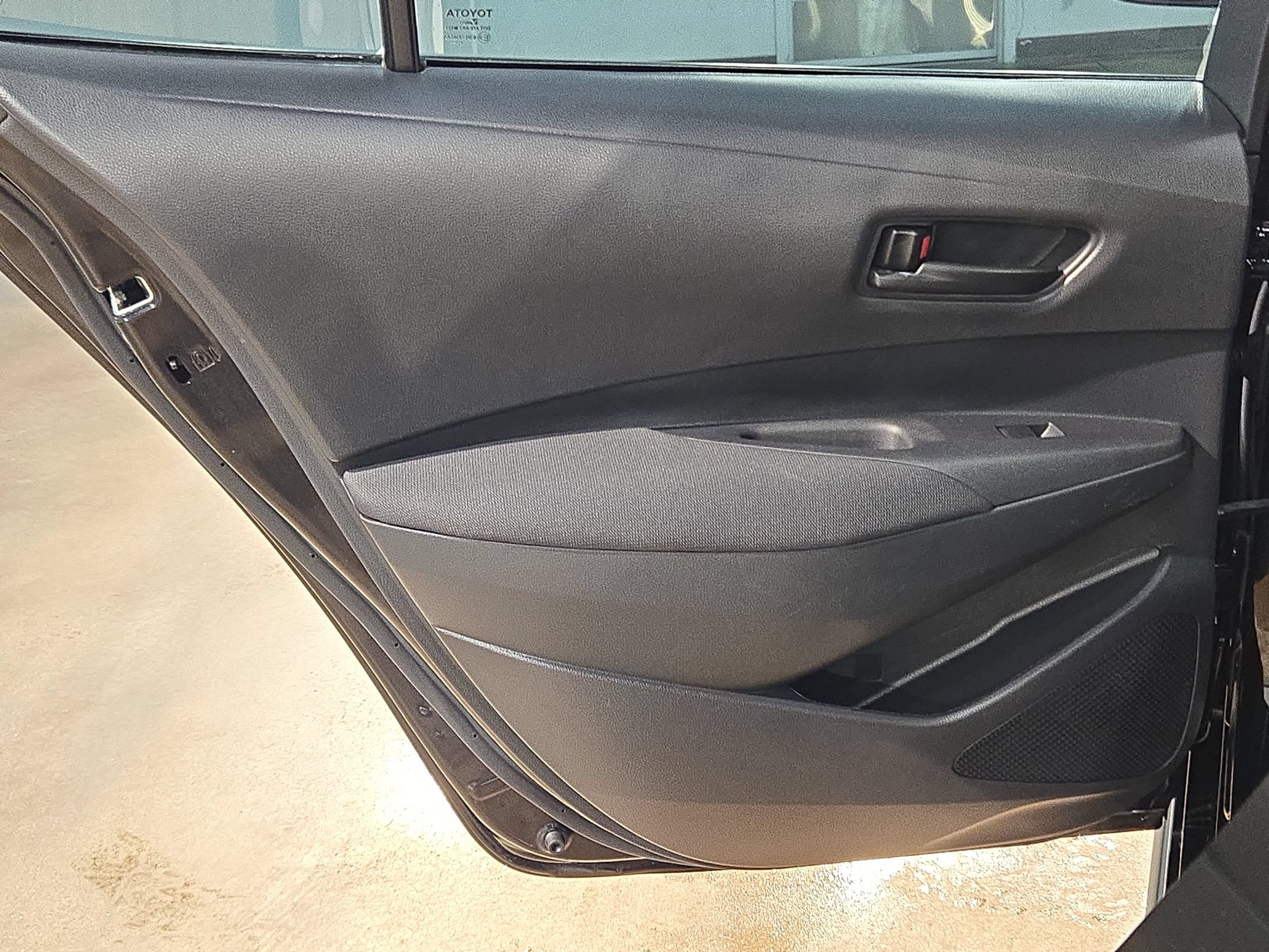 Used 2024 Toyota Corolla LE FWD image 33