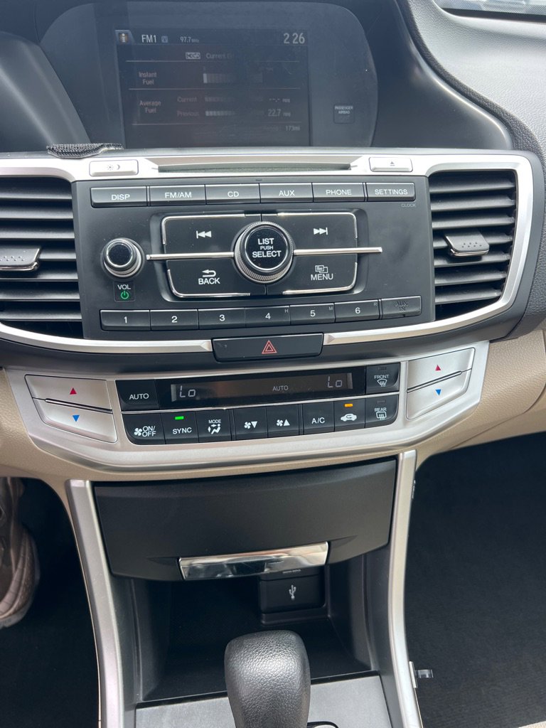 Used 2013 Honda Accord LX image 29