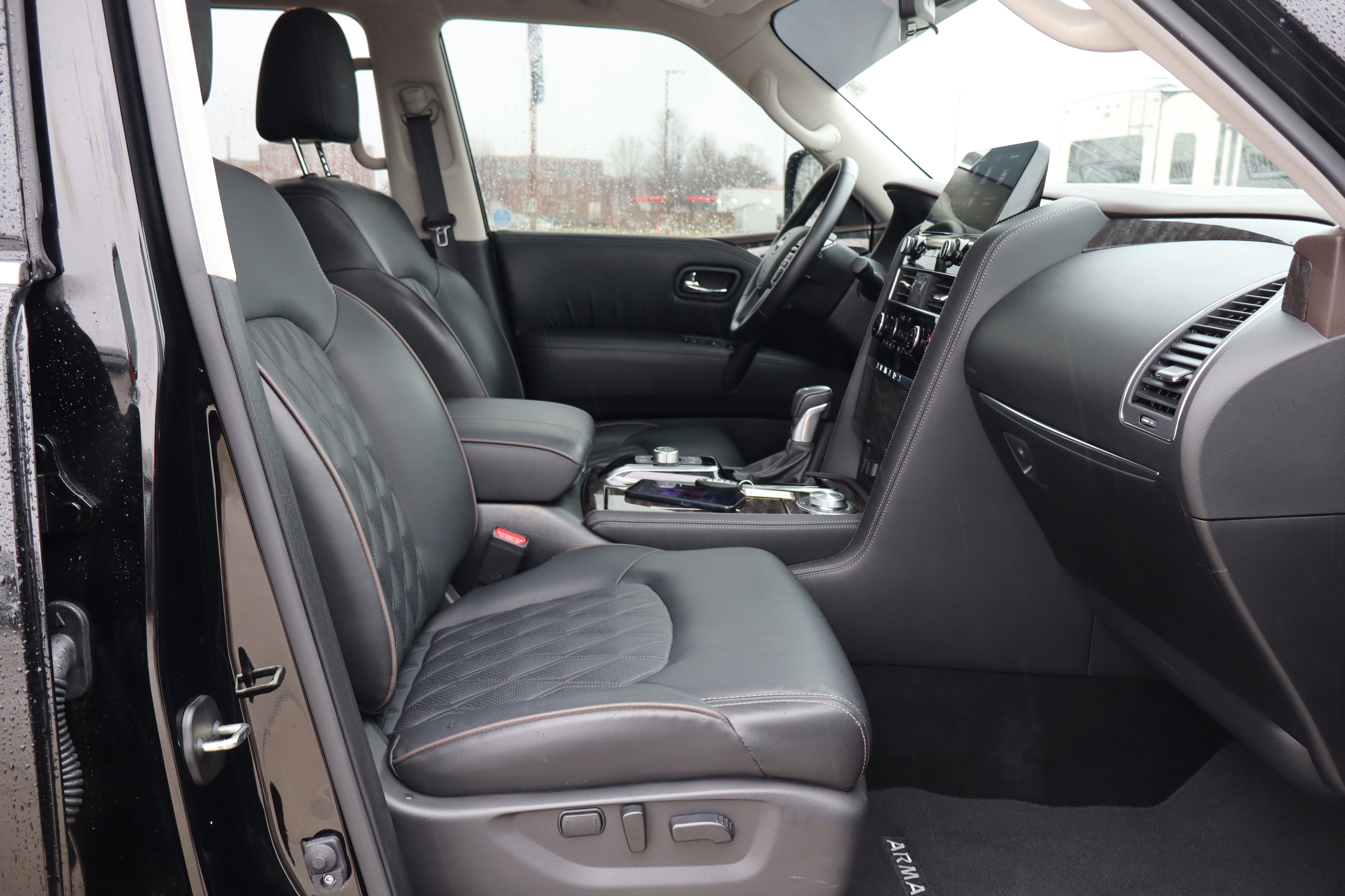 Used 2024 Nissan Armada Platinum w/ Captain's Chairs Package image 15