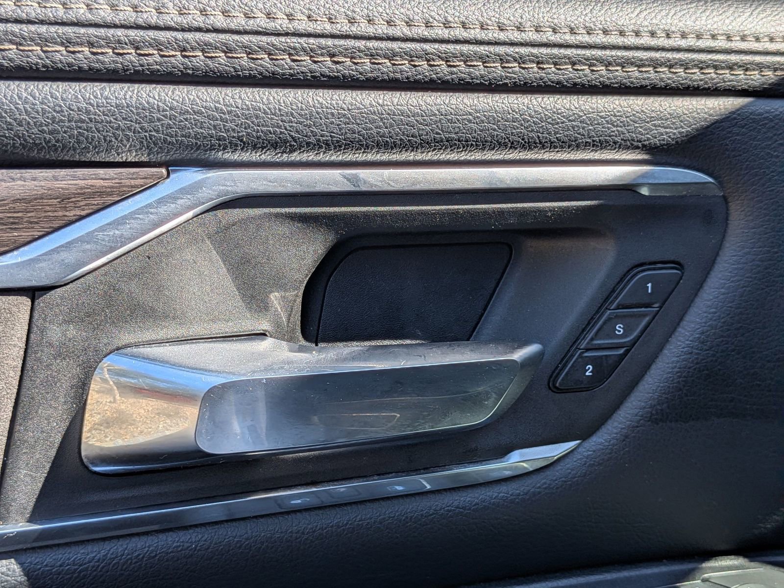 Used 2025 RAM 1500 Laramie image 13