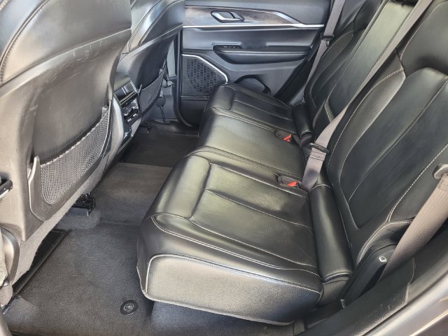 Used 2022 Jeep Grand Cherokee Limited RWD image 15