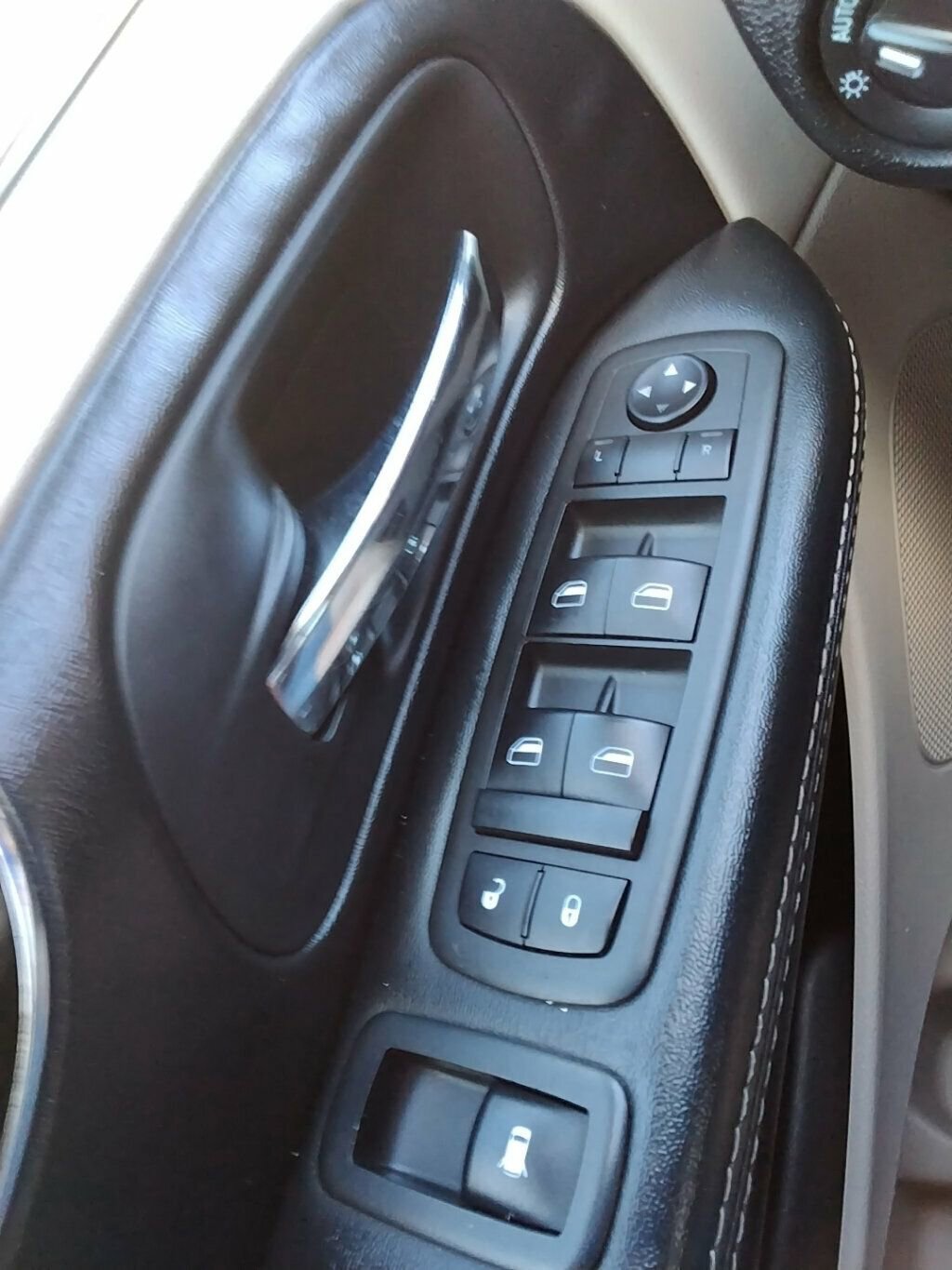 Used 2019 Dodge Grand Caravan SXT image 25