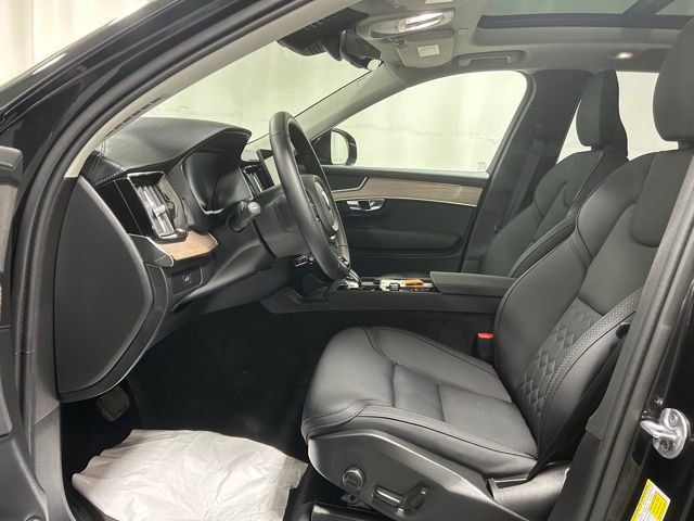 Used 2025 Volvo XC90 B5 Plus AWD/4WD image 11