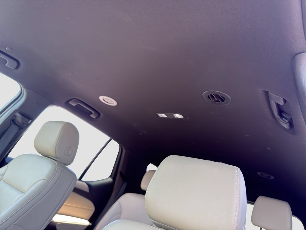 Used 2023 Chevrolet Traverse LT FWD image 29