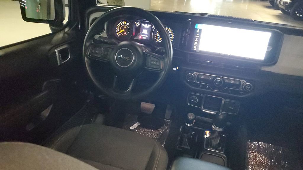 Used 2024 Jeep Gladiator Sport image 11