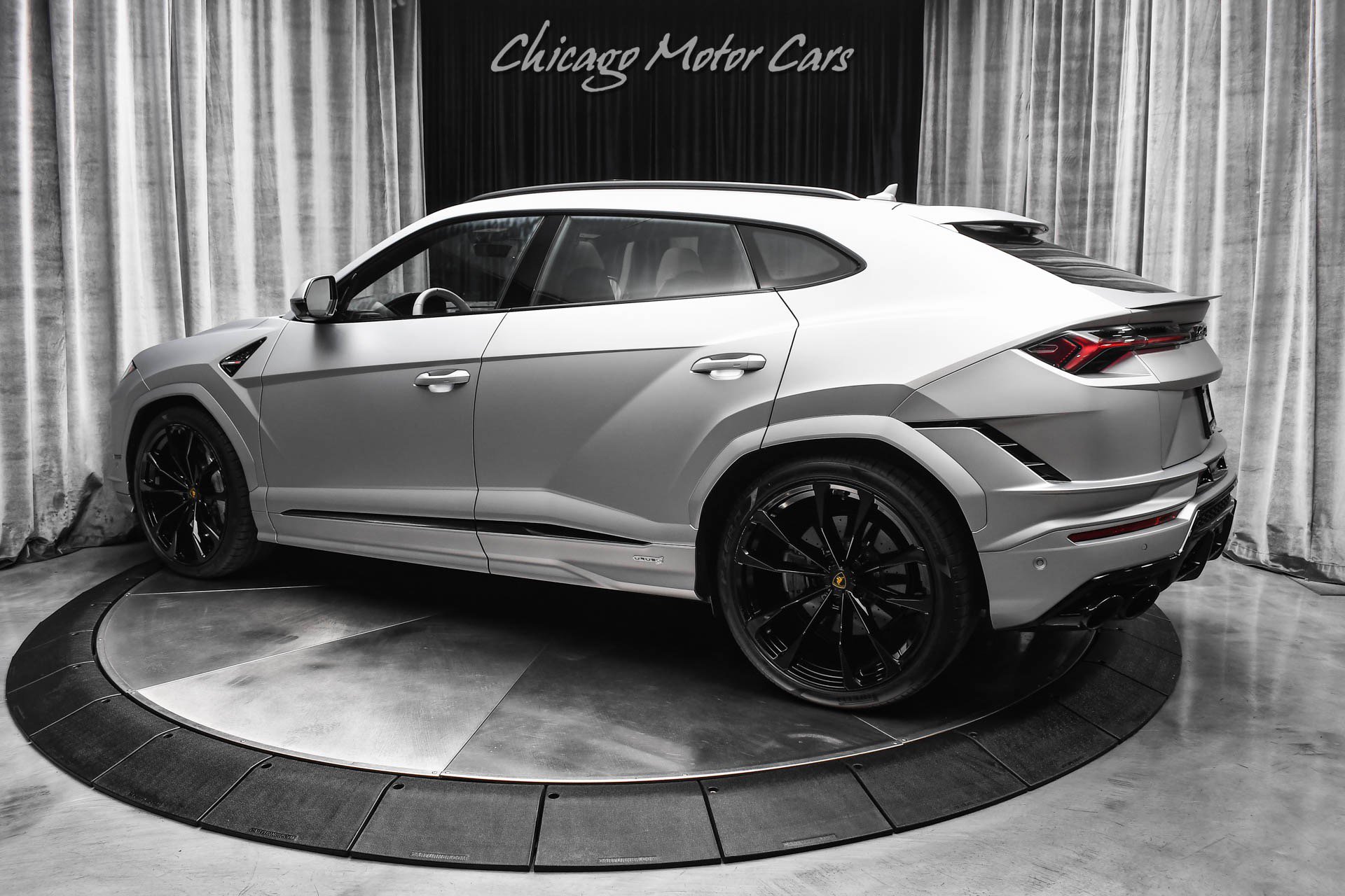 Used 2024 Lamborghini Urus S AWD/4WD image 3